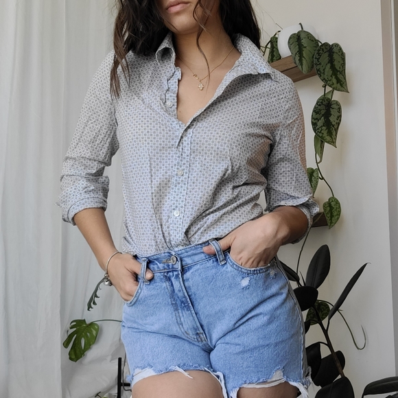 Lord & Taylor lightweight button-down shirt - Picture 1 of 3